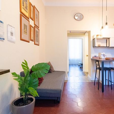 10' Duomo & Central Station Large Apartment Milan Bagian luar foto