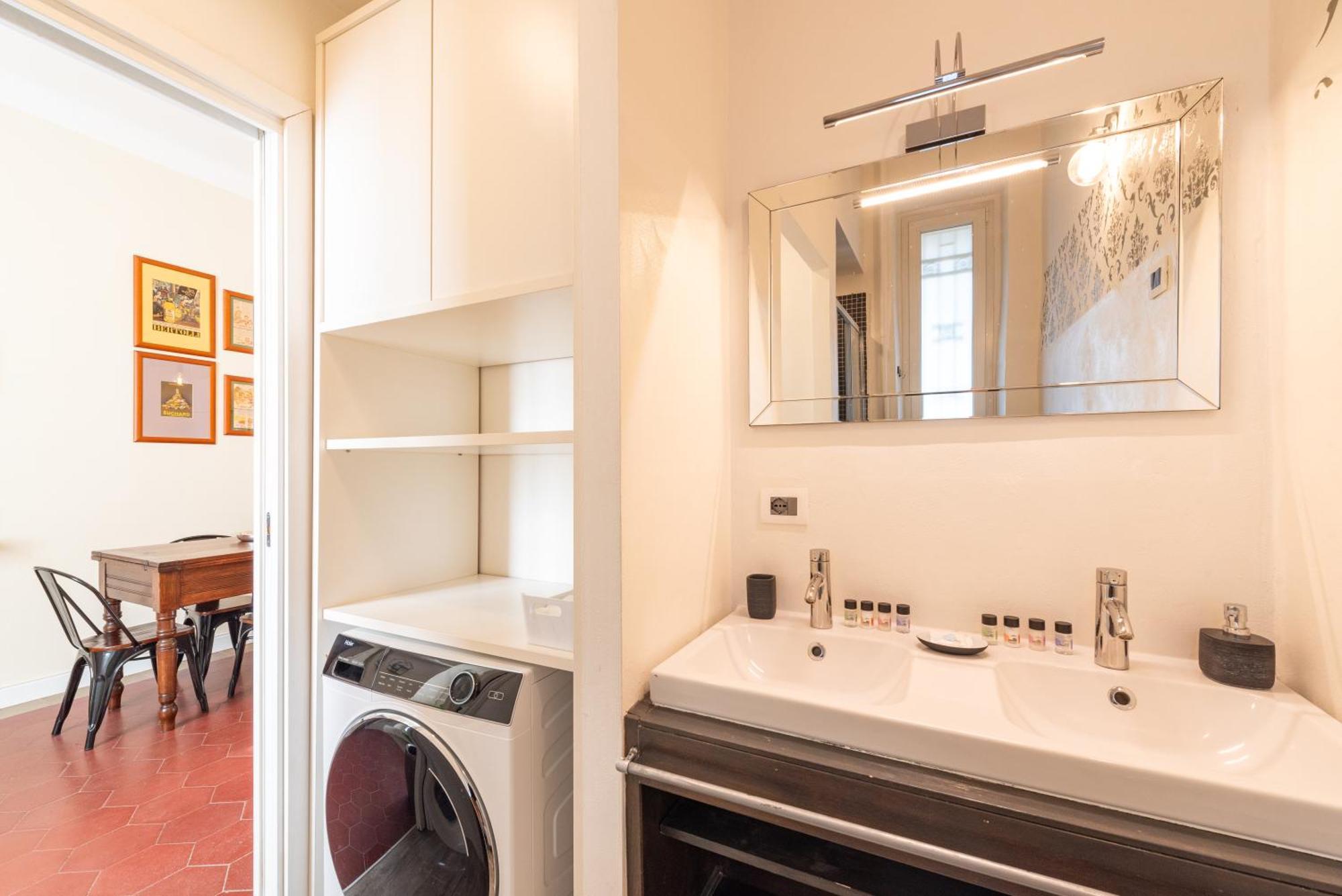 10' Duomo & Central Station Large Apartment Milan Bagian luar foto