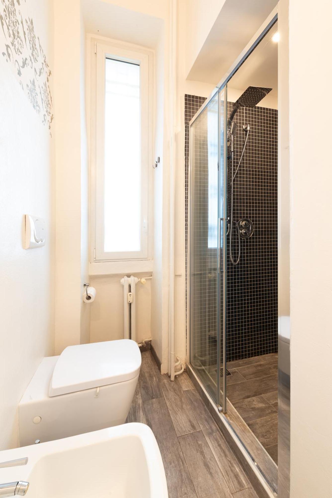 10' Duomo & Central Station Large Apartment Milan Bagian luar foto